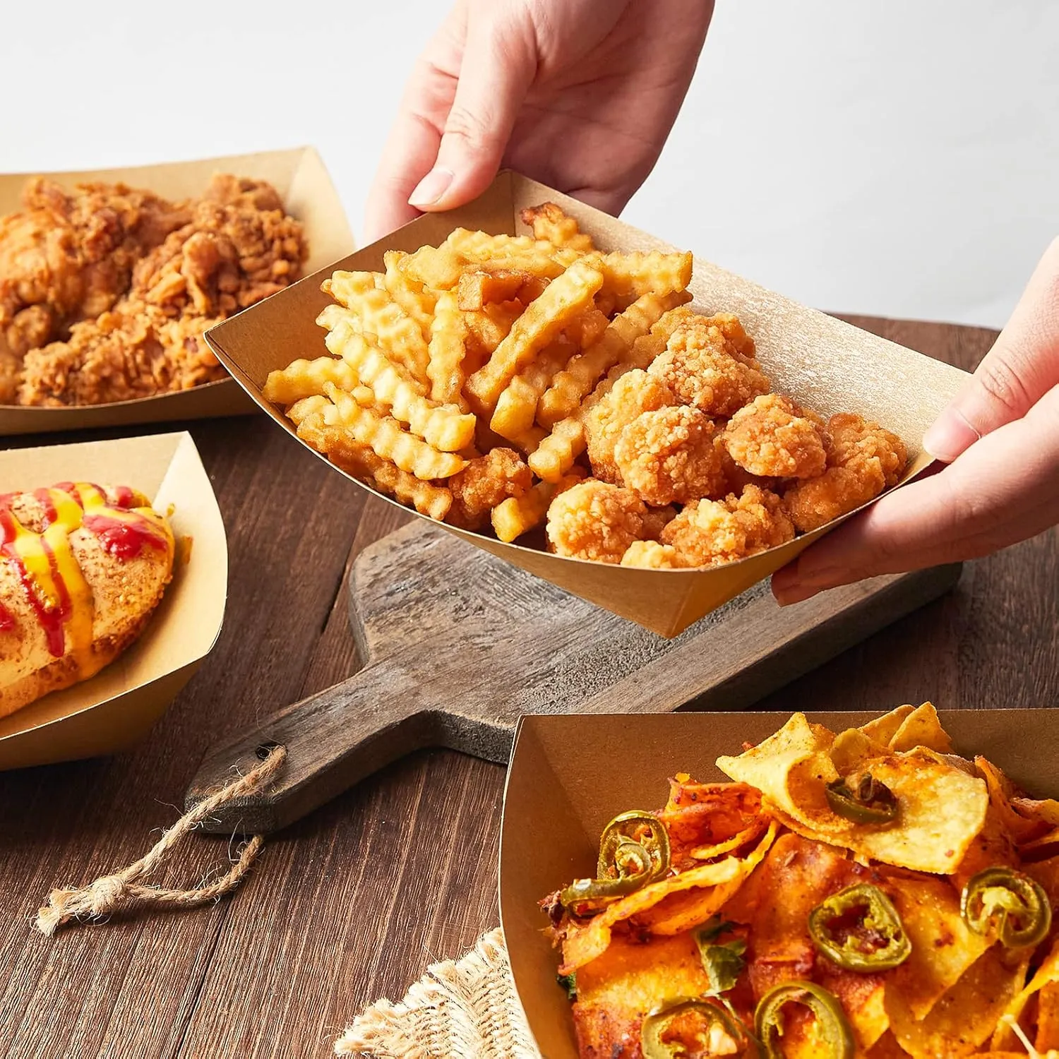 3 Lb Paper Food Trays - 100 Pack Disposable Nacho Trays, Kraft Paper Food Boats Taco Holders Party Serving Baskets for Hot Dogs Snacks Tacos Fries