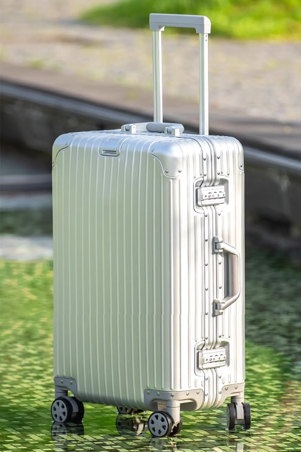 HotWay 28 Inch All Aluminum Checked in Luggage with Wheels, Hard Shell Zipperless Suitcase with TSA Locks, Large Travel Luggage, Silver