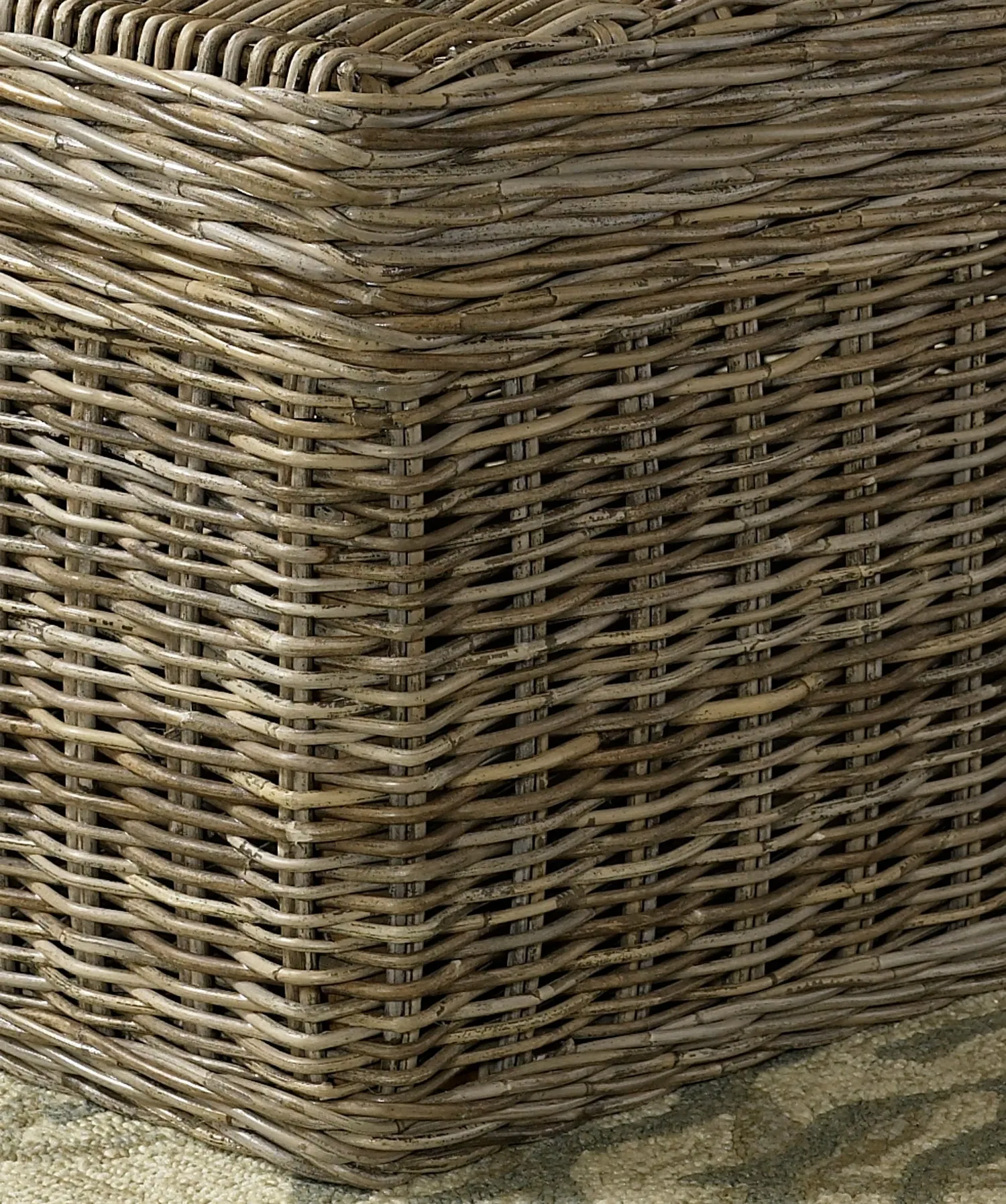KUBU COFFEE TABLE TRUNK