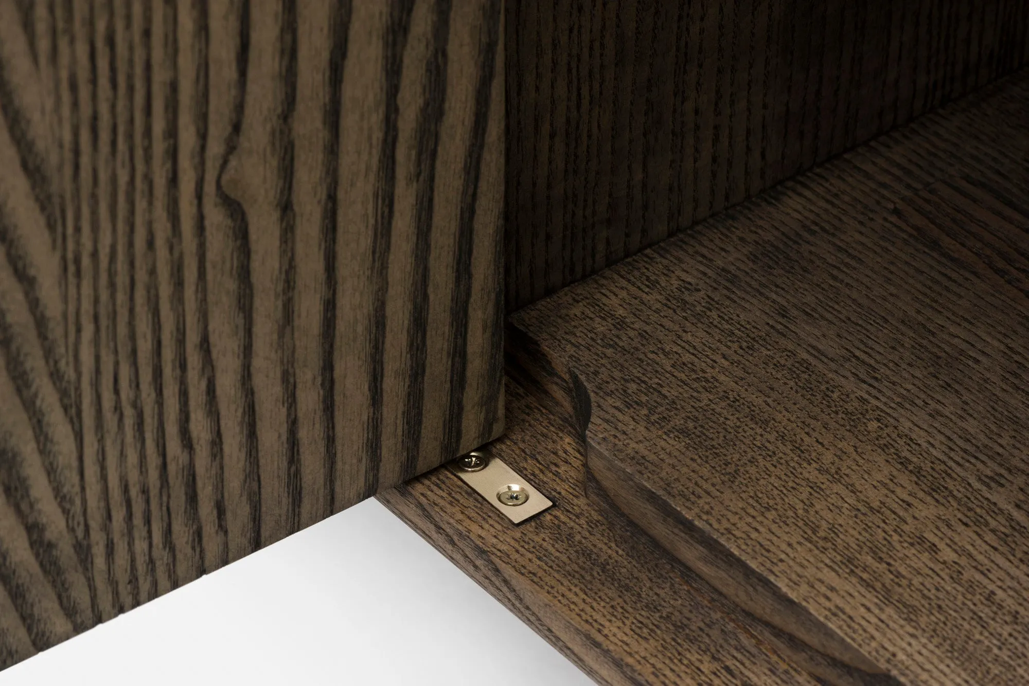 SOLO WIDE 4-DOOR CABINET